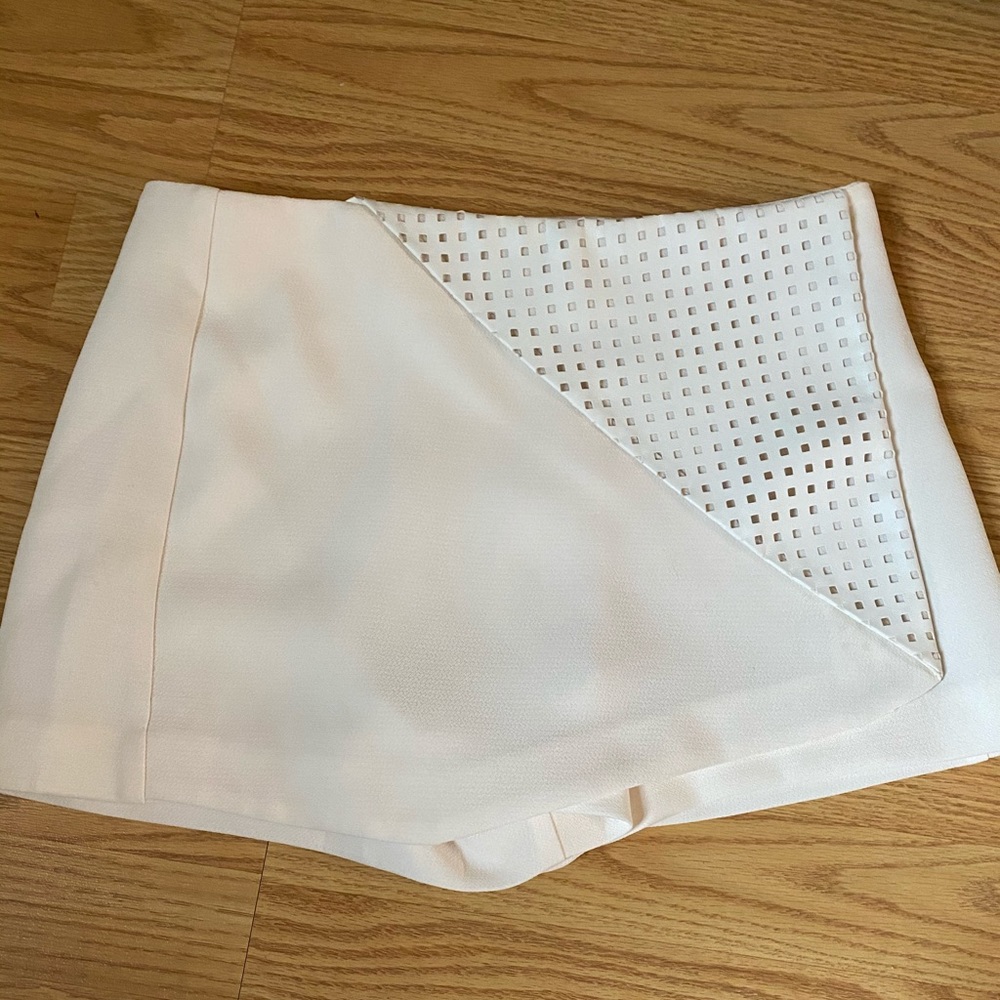 BCBGeneration cream skort size 2 with tags